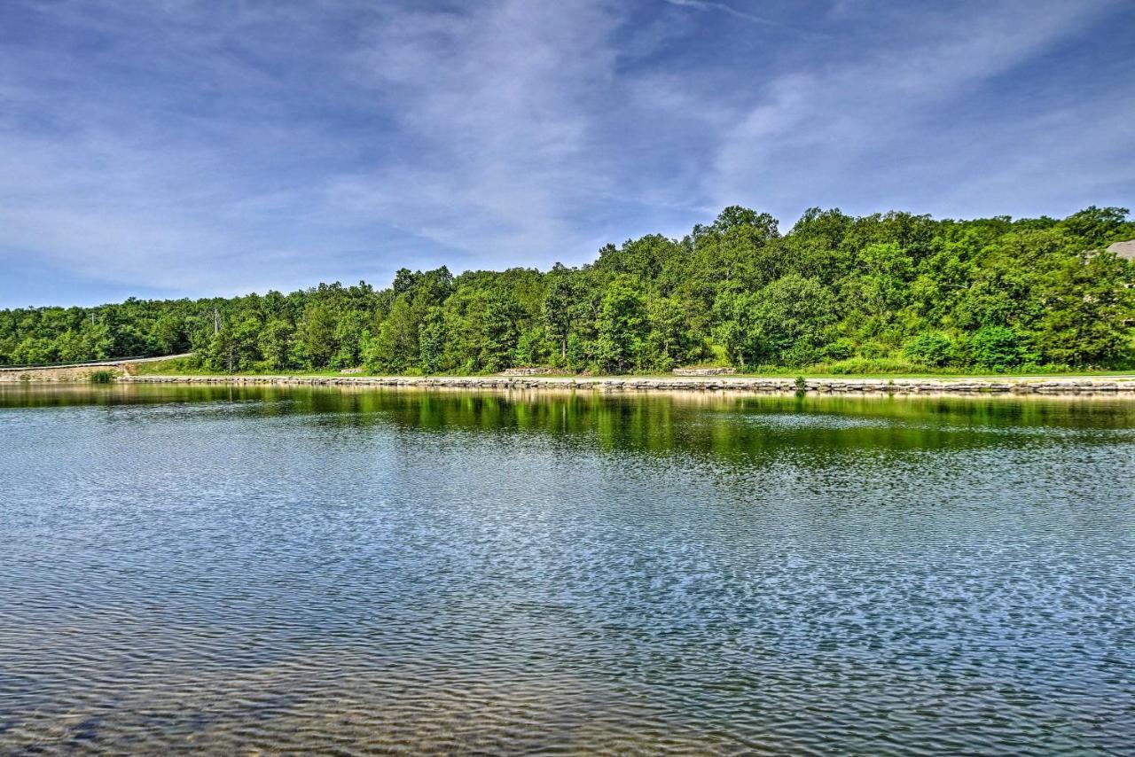 Branson West Cabin With Pool Access And Golfing Buitenkant foto