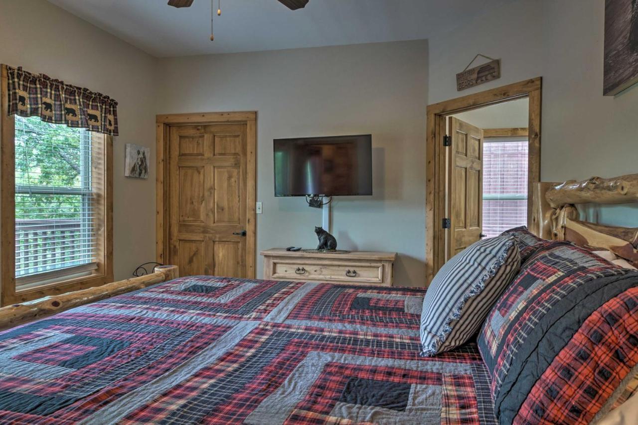 Branson West Cabin With Pool Access And Golfing Buitenkant foto